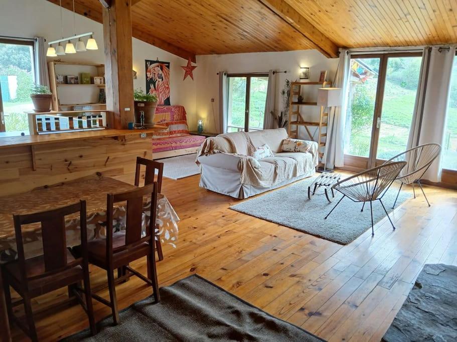 Bright Loft With Mountain And Nature View Sougraigne Exteriér fotografie